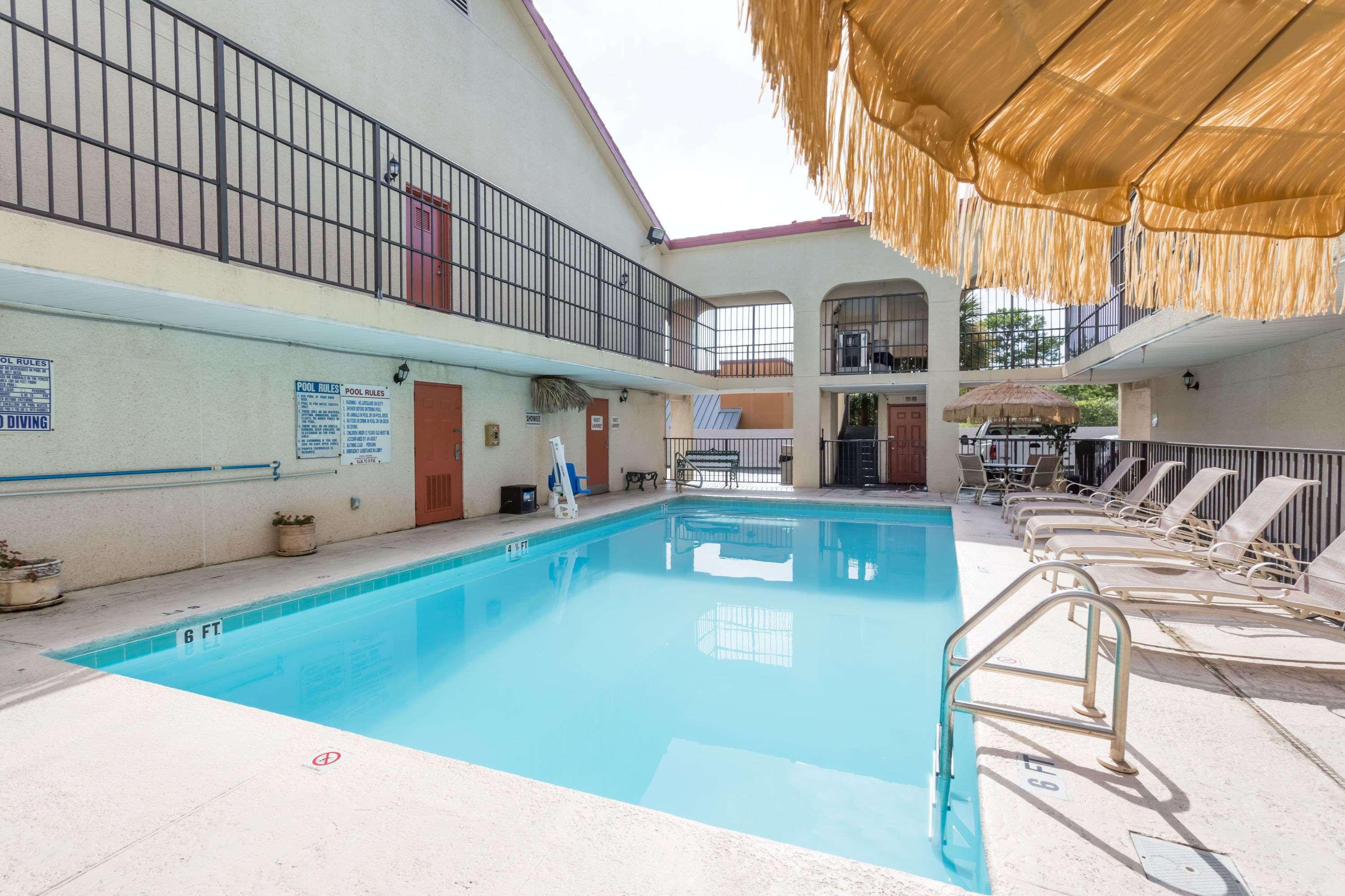 Days Inn By Wyndham Destin Exterior foto